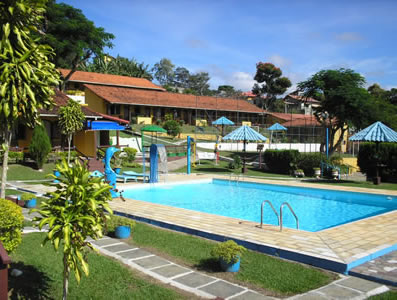 Vista parcial e piscina