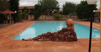 Piscina com Vista p/Restaurante