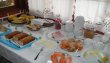 Café da manhã preparado pelos proprietários: pães, bolos, pães de queijo, iogurte e suco de frutas n :: Pousada Água Esperança - Alto Paraíso GO Café da manhã preparado pelos proprietários: pães, bolos, pães de queijo, iogurte e suco de frutas n :: Pousada Água Esperança - Alto Paraíso GO