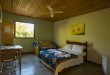 Suíte casal com sofá cama. :: Pousada Banana Cipó Suíte casal com sofá cama. :: Pousada Banana Cipó