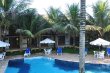 Piscina com suítes ao fundo :: Pousada Águas de Paratii Piscina com suítes ao fundo :: Pousada Águas de Paratii