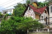 A nossa ótima casa em estilo Bavarese e imergida na flora tropical brasileira bem no centro da Cidad