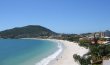Vista praia de bombinhas há 80 metros da pousada :: Pousada Villa Garoupeta - Bombinhas SC Vista praia de bombinhas há 80 metros da pousada :: Pousada Villa Garoupeta - Bombinhas SC