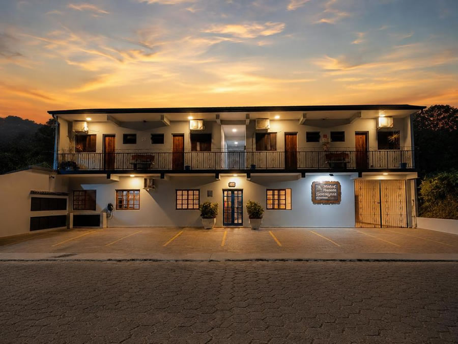 Hotel Pousada Garoupas
