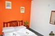 Quarto triplo (casal + solteiro) :: Papagaio Hostel & Pousada - Foto 13 Quarto triplo (casal + solteiro) :: Papagaio Hostel & Pousada - Foto 13