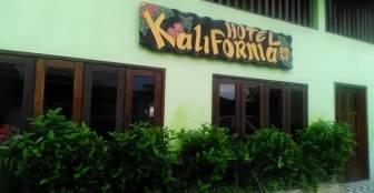 Fachada Hotel Kalifornia :: Hotel Kalifornia - Foto 1 Fachada Hotel Kalifornia :: Hotel Kalifornia - Foto 1