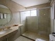 Banheiro do apartamento :: Farol de Itapuã Praia Hotel - Foto 8 Banheiro do apartamento :: Farol de Itapuã Praia Hotel - Foto 8
