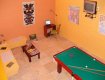 Sala de estar com uma mesa de sinuca :: Pousada dos Hibiscos - Foto 20 Sala de estar com uma mesa de sinuca :: Pousada dos Hibiscos - Foto 20