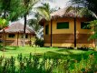 Bungalows com vista para o mar, organizados para acomodar casal com possibilidade de mais uma cama extra. Possui quarto com cama de casal, ar condicionado e banheiro com ducha quente, sala com TV, kit :: Pousada Sítio Phoenix - Foto 9 Bungalows com vista para o mar, organizados para acomodar casal com possibilidade de mais uma cama extra. Possui quarto com cama de casal, ar condicionado e banheiro com ducha quente, sala com TV, kit :: Pousada Sítio Phoenix - Foto 9