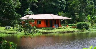 CHALÉ LARANJA, FICA PRÓXIMO AO LAGO :: Hotel Chalé Nosso Sitio - Foto 1 CHALÉ LARANJA, FICA PRÓXIMO AO LAGO :: Hotel Chalé Nosso Sitio - Foto 1