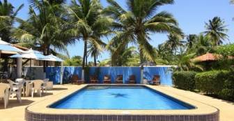 Piscina com água morninha até às 21h, na beira do bar :: Arco Mundial Taíba - Foto 1 Piscina com água morninha até às 21h, na beira do bar :: Arco Mundial Taíba - Foto 1