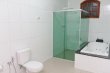 banheiro da acomodação suíte master superior, com hidromassagem e chuveiro , sendo bastante amplo e confortável. :: Hotel Pousada Vovó Duda - Foto 11 banheiro da acomodação suíte master superior, com hidromassagem e chuveiro , sendo bastante amplo e confortável. :: Hotel Pousada Vovó Duda - Foto 11