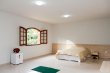 acomodação suíte presidencial, sendo bastante ampla, com cama box, frigobar, ar condicionado tv LCD sky, telefone, mesa para refeições, com banheira de hidromassagem dupla e vista para montanhas e lag :: Hotel Pousada Vovó Duda - Foto 12 acomodação suíte presidencial, sendo bastante ampla, com cama box, frigobar, ar condicionado tv LCD sky, telefone, mesa para refeições, com banheira de hidromassagem dupla e vista para montanhas e lag :: Hotel Pousada Vovó Duda - Foto 12