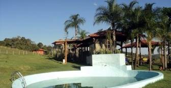 Piscina e área comum com cozinha e bar. :: Pousada Mirante do Cerrado - Foto 1 Piscina e área comum com cozinha e bar. :: Pousada Mirante do Cerrado - Foto 1