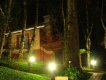 Jardim iluminado a noite e lindas Araucárias :: Viviê Pousada - Foto 2 Jardim iluminado a noite e lindas Araucárias :: Viviê Pousada - Foto 2