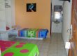 O apartamento padrão tem cama de casal e de solteiro, ar-condicionado, frigobar e tv. :: Hostel Pousada do Inglês - Foto 6 O apartamento padrão tem cama de casal e de solteiro, ar-condicionado, frigobar e tv. :: Hostel Pousada do Inglês - Foto 6
