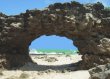 A pedra furada traz amor enetrno para o casal que passa por ela. Fica 10 minutos pela praia. :: Hostel Pousada do Inglês - Foto 4 A pedra furada traz amor enetrno para o casal que passa por ela. Fica 10 minutos pela praia. :: Hostel Pousada do Inglês - Foto 4