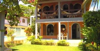 chalé duplex, totalmente mobiliado, para até 6 pessoas (família), 2 suítes individualizadas,
varanda dupla :: Chalés Pontal do Guadalupe - Foto 1 chalé duplex, totalmente mobiliado, para até 6 pessoas (família), 2 suítes individualizadas,
varanda dupla :: Chalés Pontal do Guadalupe - Foto 1