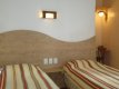 Apto Duplo Solteiro.Os aptos são equipados: Ar Split, TV LCD por assinatura, Frigobar, Internet Wi-Fi, Telefone e Cofre. :: VITÓRIA PRAIA HOTEL - Foto 6 Apto Duplo Solteiro.Os aptos são equipados: Ar Split, TV LCD por assinatura, Frigobar, Internet Wi-Fi, Telefone e Cofre. :: VITÓRIA PRAIA HOTEL - Foto 6