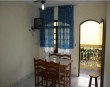 Detalhe da sala, onde há uma tv, mesa com 04 cadeiras e 02 bancos, cama turca para 02 pessoas e ventilador de teto.
:: Pousada Chalés Bandeiras - Foto 10 Detalhe da sala, onde há uma tv, mesa com 04 cadeiras e 02 bancos, cama turca para 02 pessoas e ventilador de teto.
:: Pousada Chalés Bandeiras - Foto 10