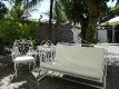 Área externa a sala de café, a sobra de duas majestosas mangueiras. :: Pousada Camboinhas Beach - Foto 6 Área externa a sala de café, a sobra de duas majestosas mangueiras. :: Pousada Camboinhas Beach - Foto 6