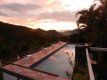 Acesso lateral esquerdo para a piscina, passando pelas suítes standards sem varanda :: Pousada La Dolce Vita Paraty - Foto 7 Acesso lateral esquerdo para a piscina, passando pelas suítes standards sem varanda :: Pousada La Dolce Vita Paraty - Foto 7