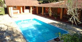 Piscina de uso coletivo, com saunas seca e úmida. Varando do salão de café da manhã no Hotel Bougainville - Penedo / RJ :: Hotel Pousada Bougainville - Foto 2 Piscina de uso coletivo, com saunas seca e úmida. Varando do salão de café da manhã no Hotel Bougainville - Penedo / RJ :: Hotel Pousada Bougainville - Foto 2