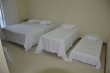 Suíte Standart Família: Ampla suíte comporta tranquilamente até 4 adultos. Equipada com TV, frigobar e ar condicionado. Possuí banheiro e móveis em estilo provençal. :: Pousada Recanto dos Feijós - Foto 3 Suíte Standart Família: Ampla suíte comporta tranquilamente até 4 adultos. Equipada com TV, frigobar e ar condicionado. Possuí banheiro e móveis em estilo provençal. :: Pousada Recanto dos Feijós - Foto 3