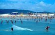 Praia da Joaquina - a 1000 metros da pousada.
A melhor Onda da ilha e a areia branquinha para poder caminhar .... praia nota 14. :: Pousada Bizkaia - Foto 11 Praia da Joaquina - a 1000 metros da pousada.
A melhor Onda da ilha e a areia branquinha para poder caminhar .... praia nota 14. :: Pousada Bizkaia - Foto 11