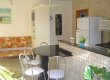 Vista da cozinha completa, com duplex, micro, fogão com trava de segurança, mesa em mármore com cadeiras em alumínio!!! :: Residencial Canoa Quebrada - Foto 8 Vista da cozinha completa, com duplex, micro, fogão com trava de segurança, mesa em mármore com cadeiras em alumínio!!! :: Residencial Canoa Quebrada - Foto 8