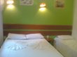 quarto com cama de casal e cama de solteiro :: Pousada Estrela Guia - Foto 4 quarto com cama de casal e cama de solteiro :: Pousada Estrela Guia - Foto 4