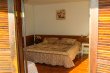 cada chalé tem uma cama de casal king size e outra de solteiro, os chalés tem ar condicionado, TV e frigobar, também oferecemos uma rede de descanso. :: Villa Donn'Anna - Foto 14 cada chalé tem uma cama de casal king size e outra de solteiro, os chalés tem ar condicionado, TV e frigobar, também oferecemos uma rede de descanso. :: Villa Donn'Anna - Foto 14