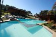 Piscina com dack de frente para lindos jardins :: Resort Sport Atibaia - Foto 4 Piscina com dack de frente para lindos jardins :: Resort Sport Atibaia - Foto 4