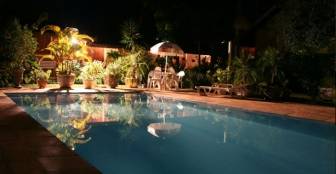 Foto noturna da piscina -aquecimento solar :: Pousada das Nascentes - Foto 1 Foto noturna da piscina -aquecimento solar :: Pousada das Nascentes - Foto 1