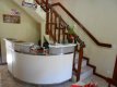 Recepção com escada de acesso aos apartamentos :: Pousada Cantinho dos Anjos - Foto 12 Recepção com escada de acesso aos apartamentos :: Pousada Cantinho dos Anjos - Foto 12