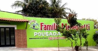 FAXADA DO HOSTEL POUSADA :: Pousada e Hostel Família Meneghetti - Foto 1 FAXADA DO HOSTEL POUSADA :: Pousada e Hostel Família Meneghetti - Foto 1