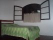 Chalé nº4 - Quarto com uma cama de casal e uma beliche e suite, entilador de teto. :: Chalés Ilha das Flores - Foto 12 Chalé nº4 - Quarto com uma cama de casal e uma beliche e suite, entilador de teto. :: Chalés Ilha das Flores - Foto 12