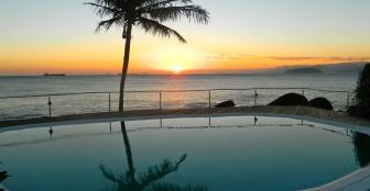por do sol na piscina :: Suites Sol Lua - Foto 1 por do sol na piscina :: Suites Sol Lua - Foto 1