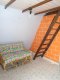 salinha e escada para acesso ao quarto :: Chalés e Imobiliária Satélite Praia - Foto 2 salinha e escada para acesso ao quarto :: Chalés e Imobiliária Satélite Praia - Foto 2