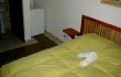 parte interna do flat com quarto (cama de casal tipo box e colchão de molas :: Pousada Oásis - Foto 5 parte interna do flat com quarto (cama de casal tipo box e colchão de molas :: Pousada Oásis - Foto 5