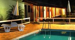 Área externa da pousada, piscina com visão privilegiada para as montanhas... :: Pousada Caipira - Foto 1 Área externa da pousada, piscina com visão privilegiada para as montanhas... :: Pousada Caipira - Foto 1