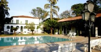 Vista de frente á piscina :: Pousada das Paineiras - Foto 1 Vista de frente á piscina :: Pousada das Paineiras - Foto 1