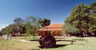 Vizta parcial de parte do jardim :: Hotel Fazenda dos Ipês - Foto 1 Vizta parcial de parte do jardim :: Hotel Fazenda dos Ipês - Foto 1