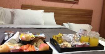 Quarto triplo com café da manhã $233,00 + sinal wi-fi,frigobar,ar-condicionado quente e frio,banheiro privativo e ,salão de beleza dentro da Pousada Bonita.5087-7030 :: Pousada Bonita - Foto 1 Quarto triplo com café da manhã $233,00 + sinal wi-fi,frigobar,ar-condicionado quente e frio,banheiro privativo e ,salão de beleza dentro da Pousada Bonita.5087-7030 :: Pousada Bonita - Foto 1