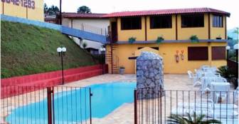 PISCINAS
Temos 2 lindas piscinas, sendo 1 piscina infantil, 1 piscina para adultos,
com cascata e termal; :: Pousada Chalé da Montanha - Foto 1 PISCINAS
Temos 2 lindas piscinas, sendo 1 piscina infantil, 1 piscina para adultos,
com cascata e termal; :: Pousada Chalé da Montanha - Foto 1